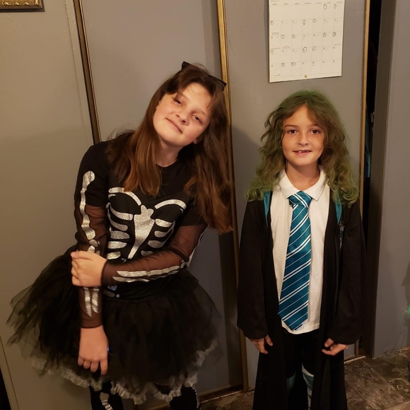 MEET YOUR POSHER - Picture 6 of 11